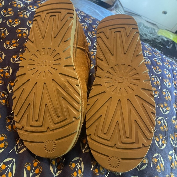 Ugg slip ons size women’s 8 - Picture 2 of 5